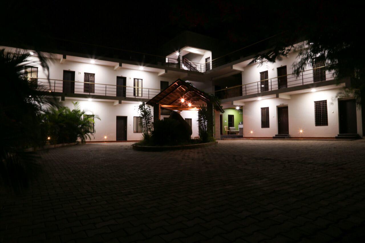 Golds Club & Resort Bayappanhalli Extérieur photo